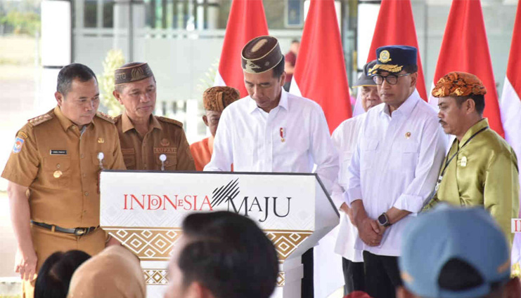 Didampingi Penjagub Gorontalo, Jokowi Resmikan Bandara Panua&nbsp;Pohuwato