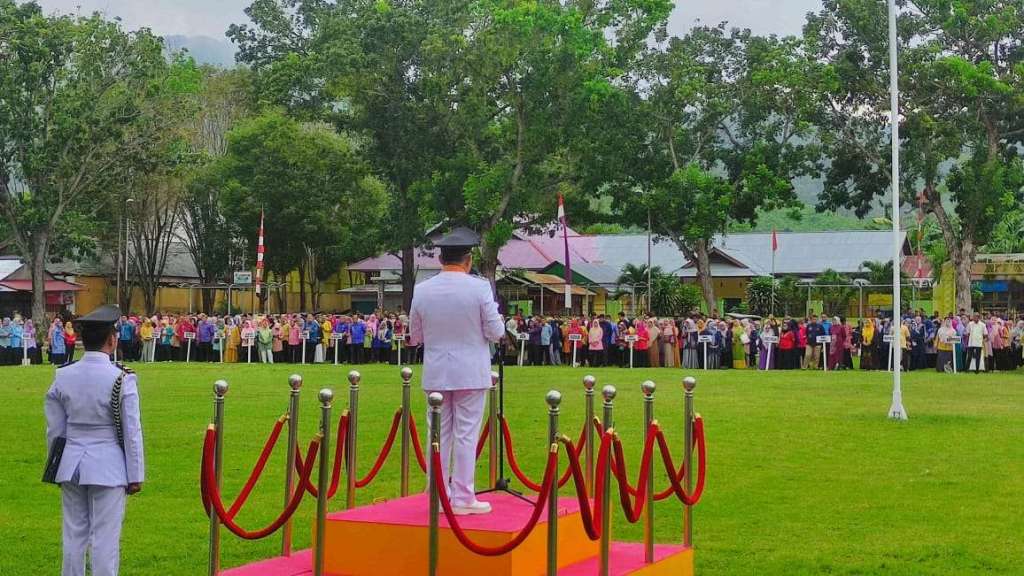 Jadi Inspektur Upacara, Marten Taha Ajak Bumikan Nilai-Nilai&nbsp;Pancasila