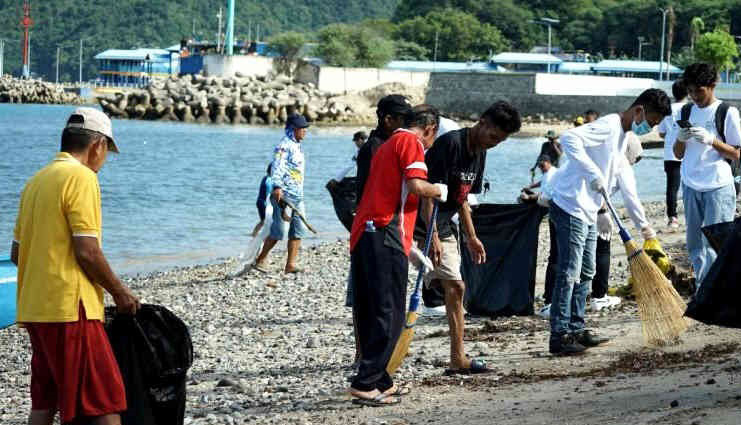 Peringati HLH Tahun 2024, Pemkot Bersama DLH Provinsi Lakukan Bersih&nbsp;Pantai