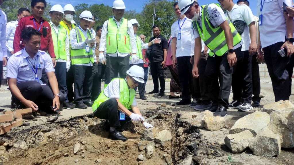 Nelson Pomalingo Letakan Batu Pertama Pembangunan Terminal Tipe B&nbsp;Limboto